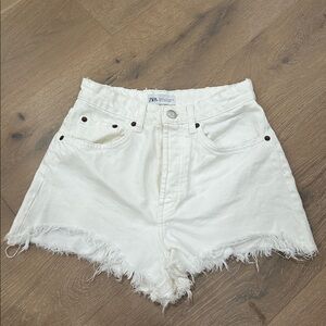 Zara White High-Waisted Denim Shorts Size 4